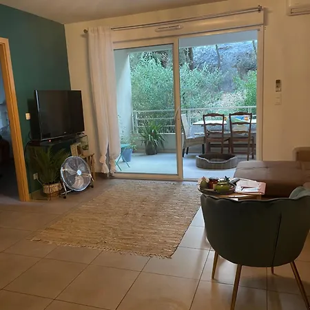 Joli Proche Centre Apartament *
